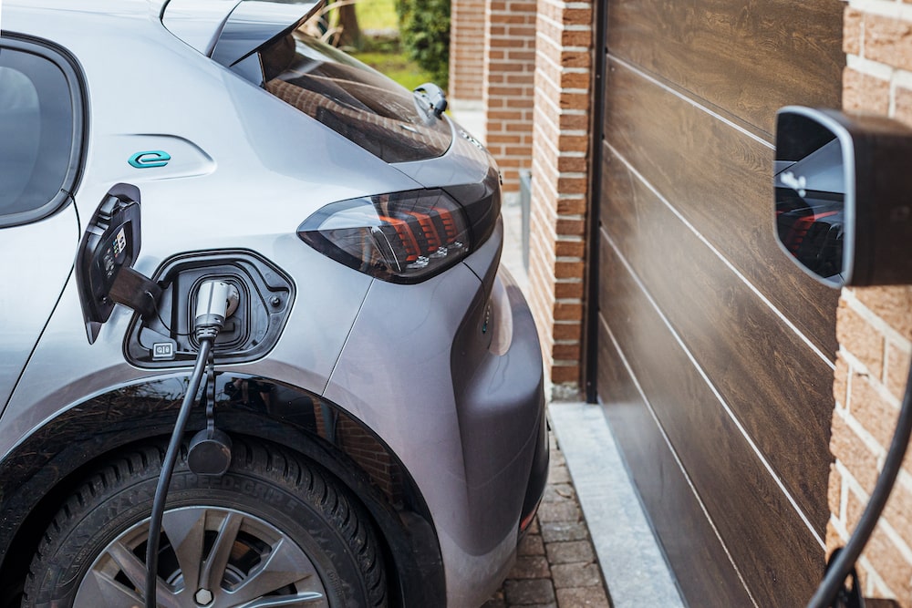 Les avantages d’installer une borne de recharge à domicile en Belgique